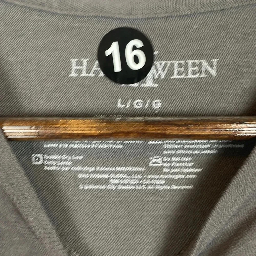 NWOT Halloween T-Shirt - Picture 2 of 3